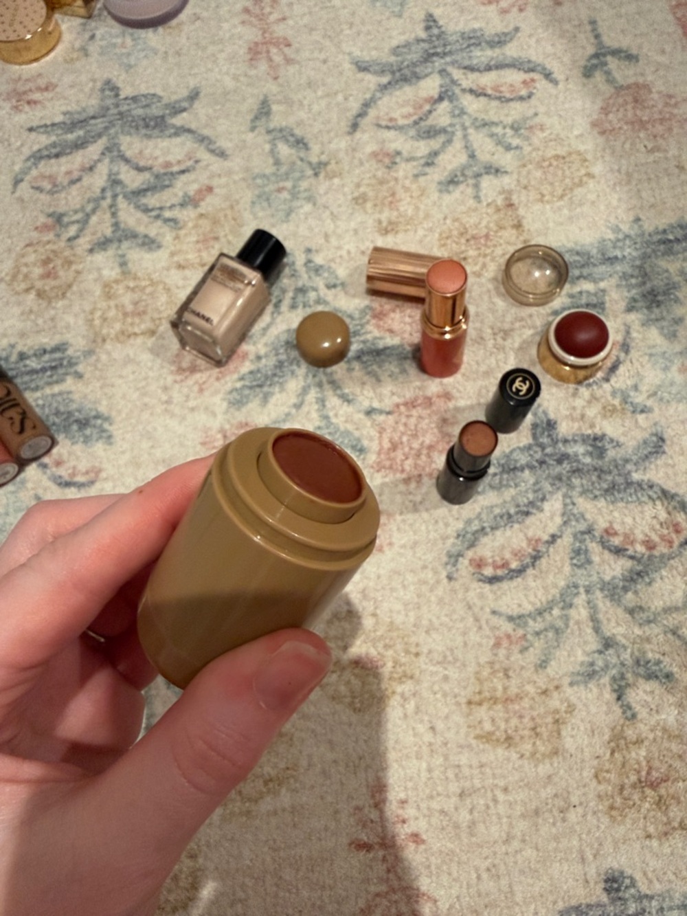 Chanel, Rhode, Gucci, Charlotte Tilbury, Saie and more makeup bundle - Picture 9 of 12